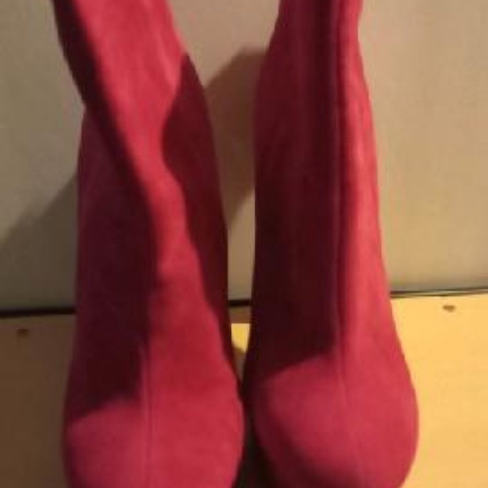 Shoes - Picture 2 of 5